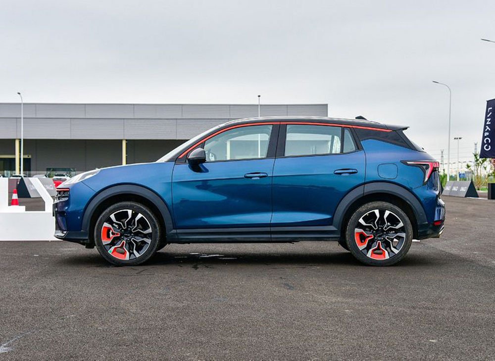 Lynk & Co 06